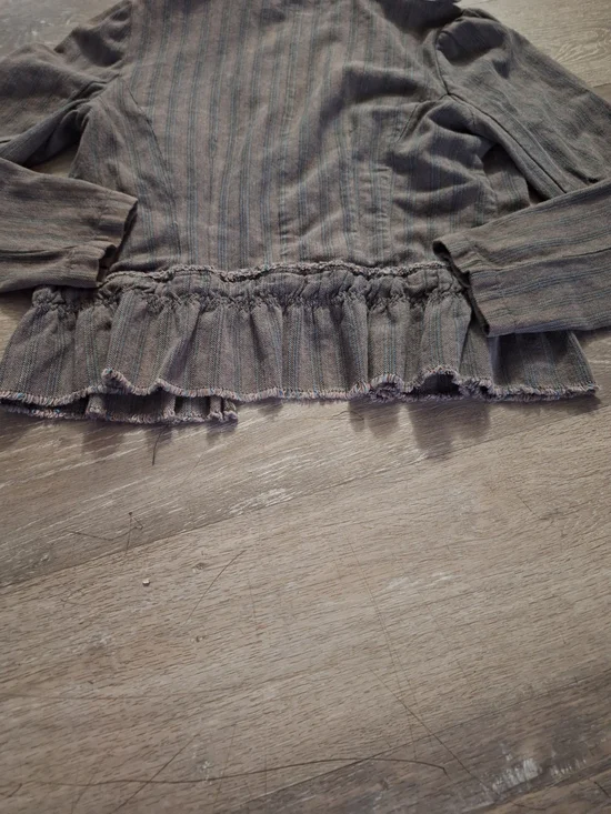 Urban Outfitters Victorian Striped Gray Ruffle Pepulum Hem Cropped Blazer - Picture 9 of 9
